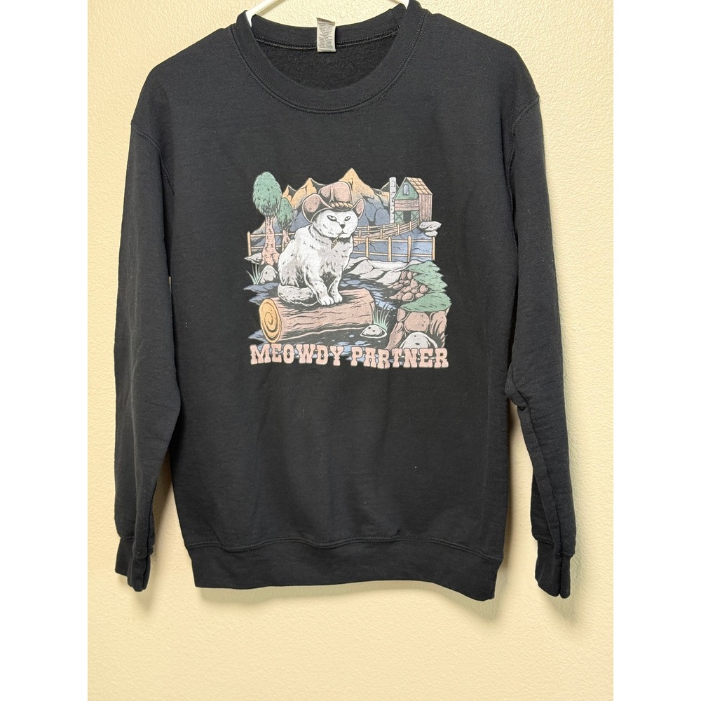 Gildan Meowdy Partner Cowboy Cat Graphic Sweatshirt Black Crewneck Pullover Sm